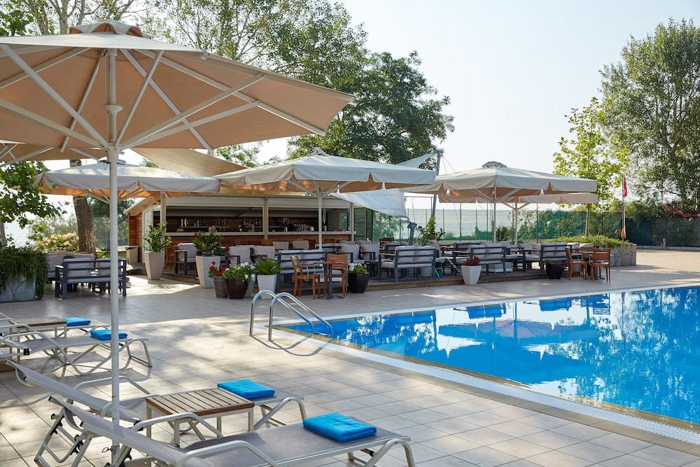 Lucy Hotel Kavala Exterior foto The pool at the InterContinental Budapest