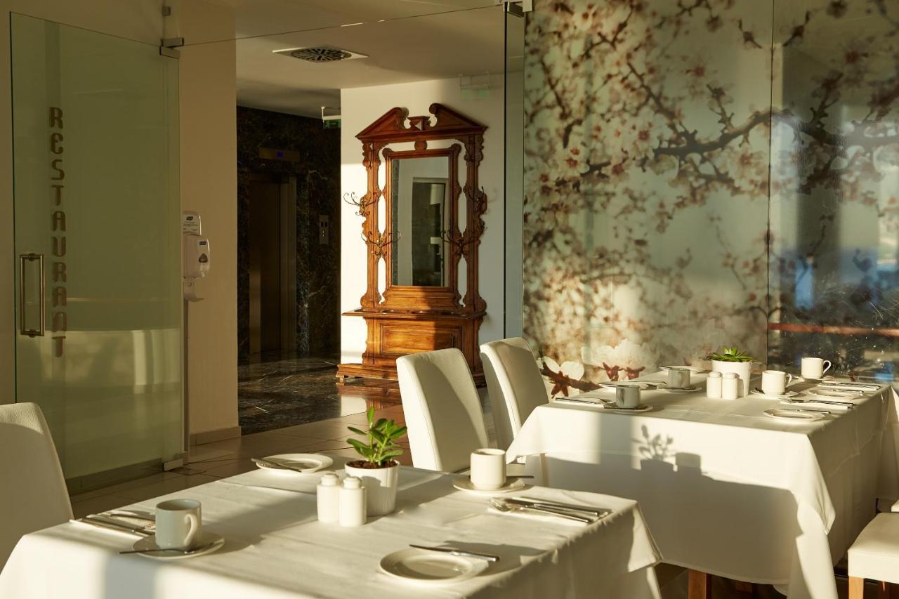 Lucy Hotel Kavala Exterior foto Restaurant