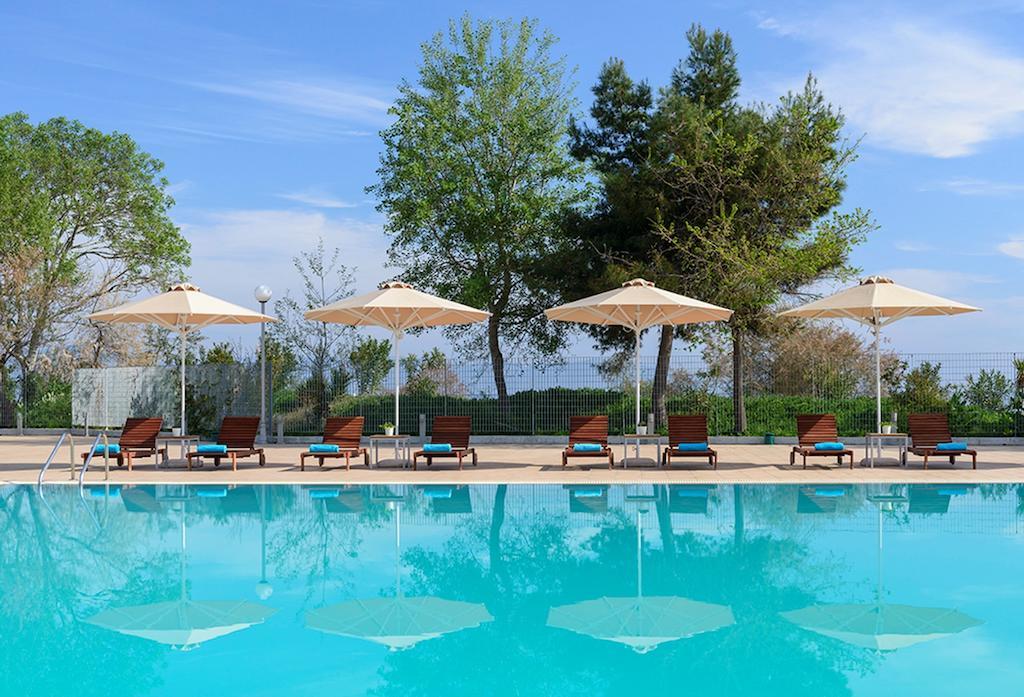 Lucy Hotel Kavala Exterior foto The swimming pool at the hotel